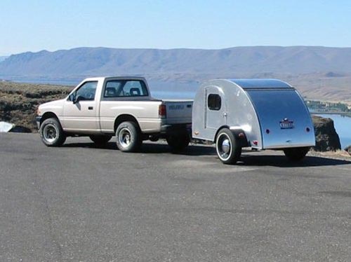 A teardrop trailer is so named for its resemblance to a teardrop photo
