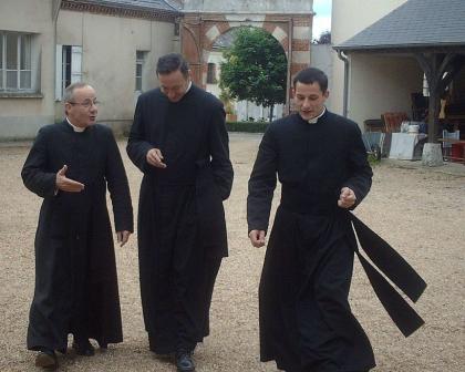 Одяг священників і монахинь