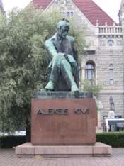 Aleksis Kivi statue image