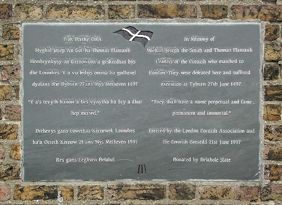 Commemorative plaque in Cornish and English
