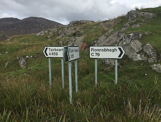 Monolingual Gaelic direction sign, at Rodel (Roghadal) on Harris in the Outer Hebrides