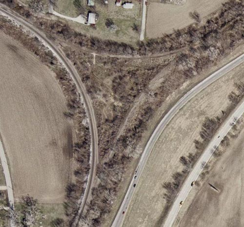 Satellite image of a wye where two approaches to the interchange have been abandoned